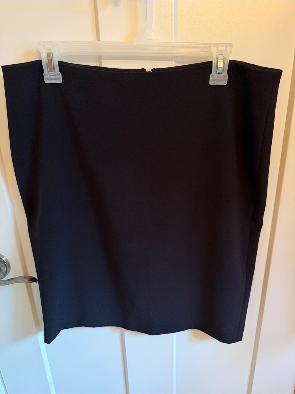 Women's Black Pencil Skirt - Sleek Straight Cut, Made in Canada, size 10